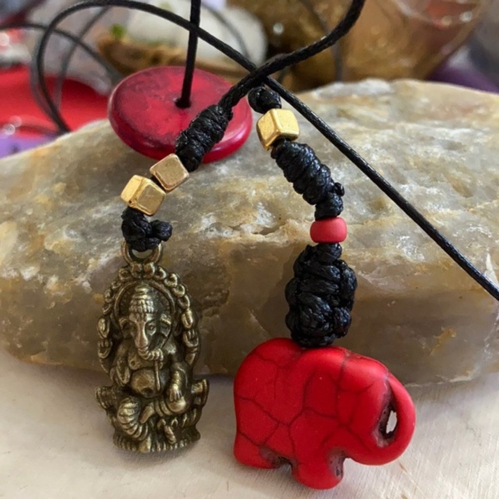 Ganesha Lucky elephant 🐘 button necklace